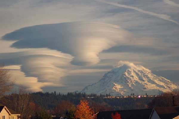 Shangrala's Lenticular Clouds Or UFO