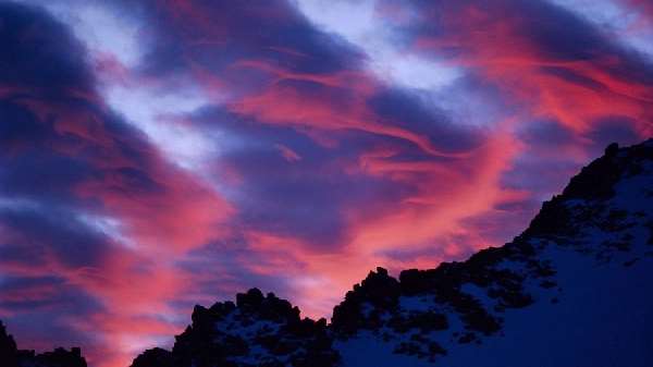 Shangrala's Lenticular Clouds Or UFO