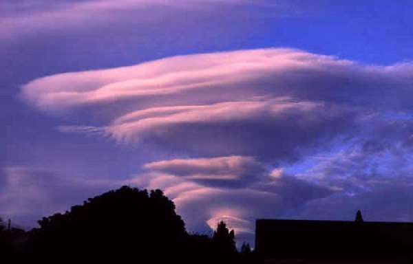 Shangrala's Lenticular Clouds Or UFO