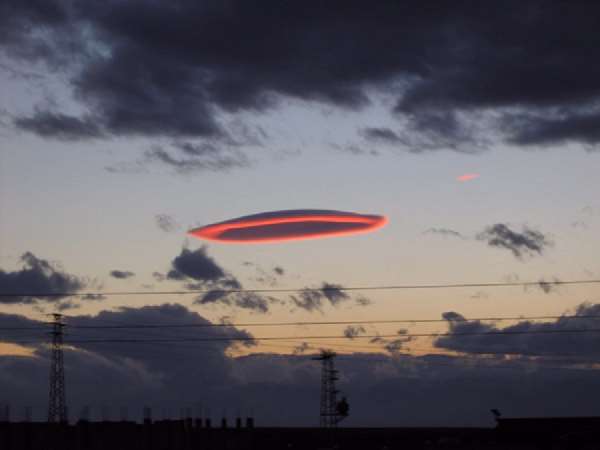 Shangrala's Lenticular Clouds Or UFO