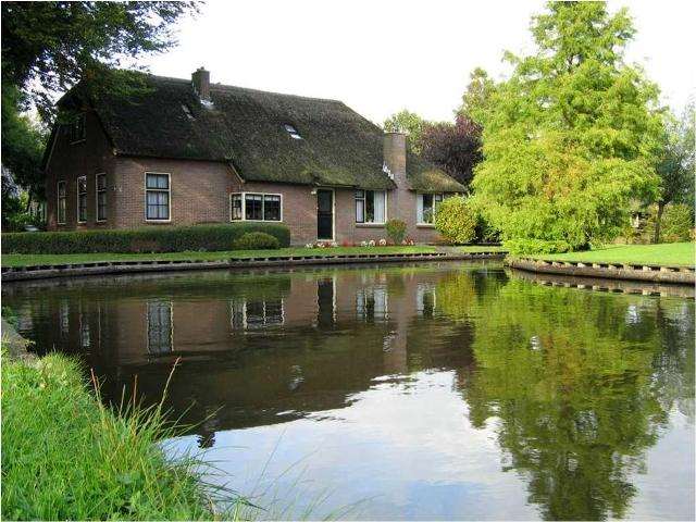 Shangrala's Giethoorn - The Venice Of Holland