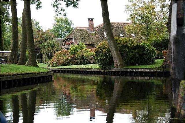 Shangrala's Giethoorn - The Venice Of Holland