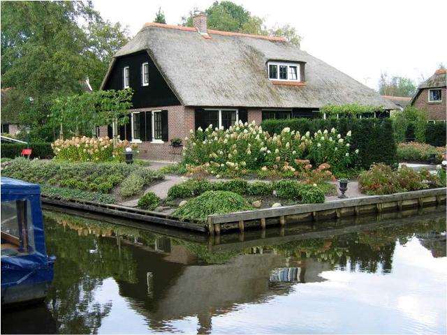 Shangrala's Giethoorn - The Venice Of Holland