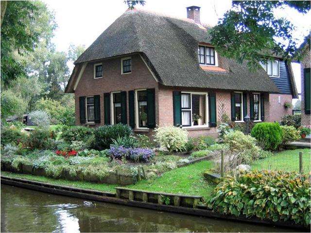 Shangrala's Giethoorn - The Venice Of Holland