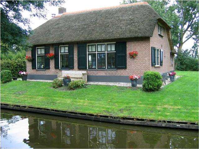 Shangrala's Giethoorn - The Venice Of Holland