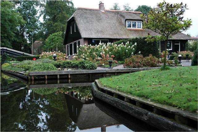 Shangrala's Giethoorn - The Venice Of Holland