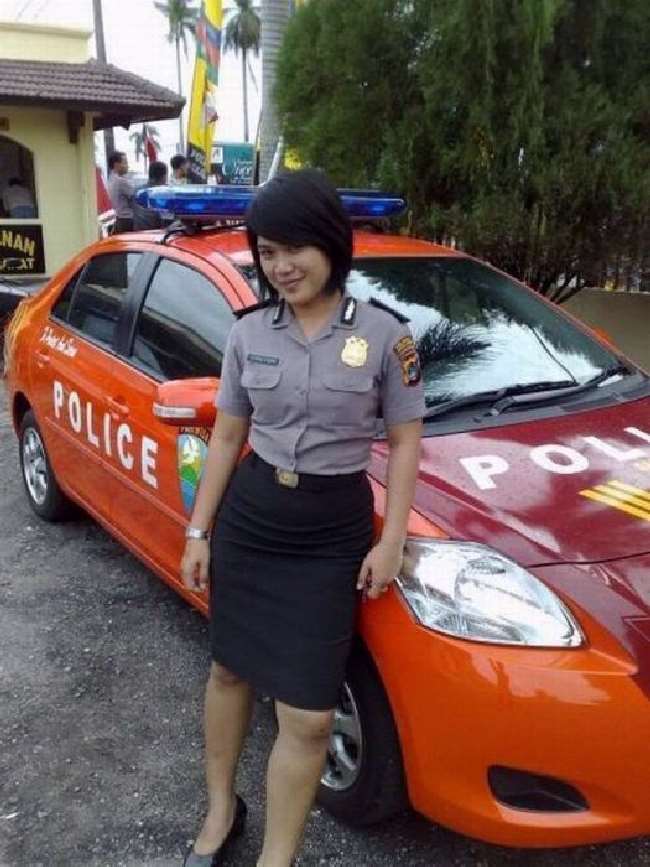 Woman Cops Around The World 2