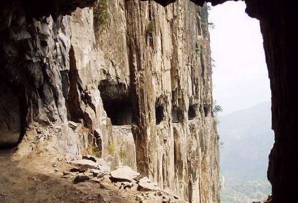 Shangrala's World's Unusual Tunnels