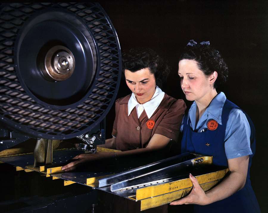 Kodachrome Photos From 1942/43