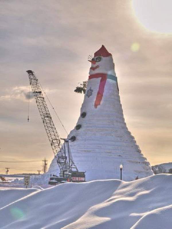 Shangrala's World's Tallest SnowWoman