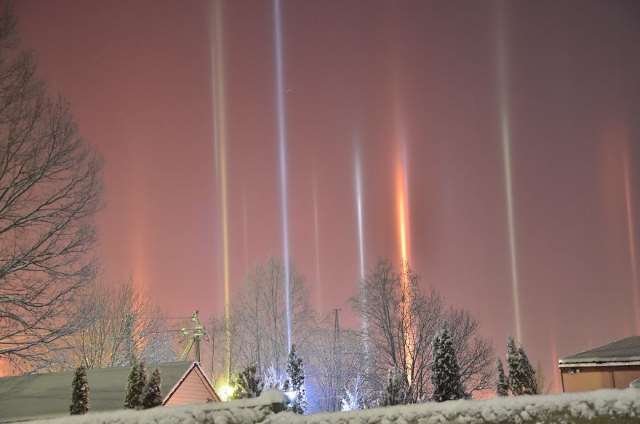 Shangrala's Amazing Light Pillars