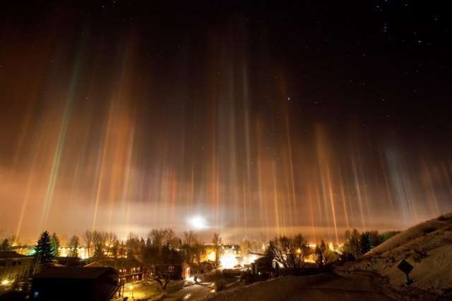 Shangrala's Amazing Light Pillars