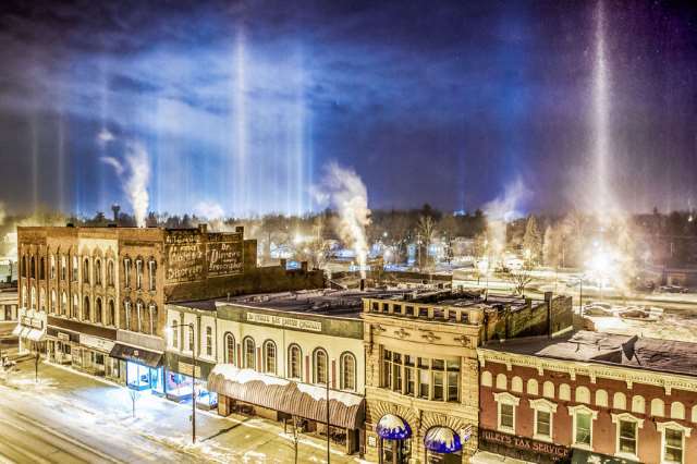 Shangrala's Amazing Light Pillars