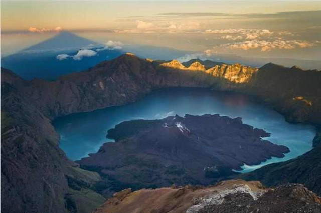 Shangrala's Beautiful Lakes Of The World