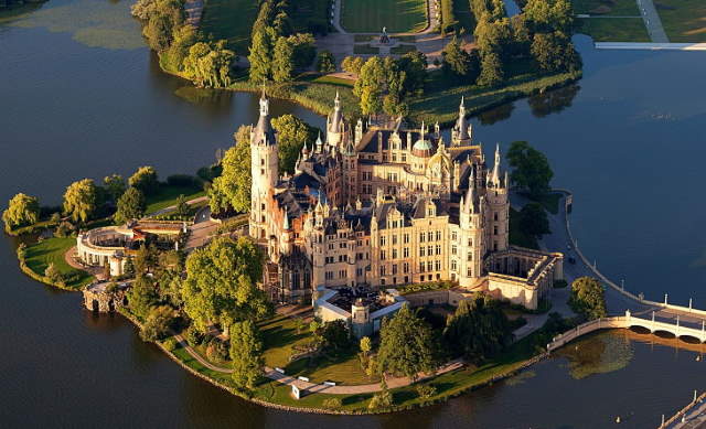 Shangrala's Renaissance Architecture