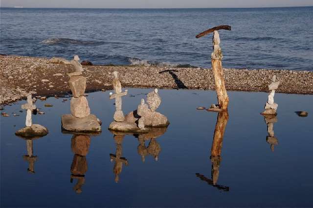 Shangrala's Rock Balancing Art